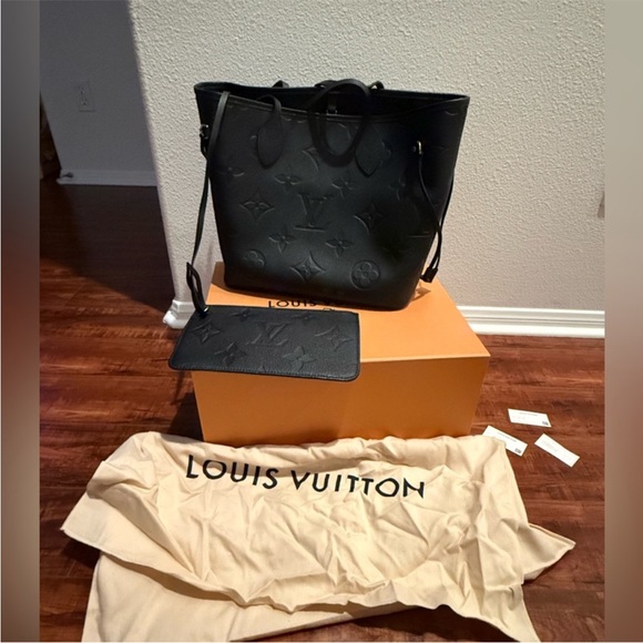 Louis Vuitton Product Information Cards - Picture 4 of 9